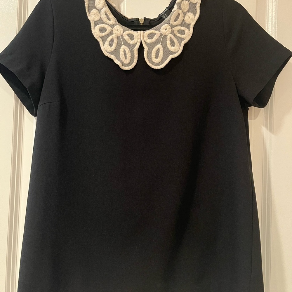 Black Short Sleeve Top with Lace Cream Collar